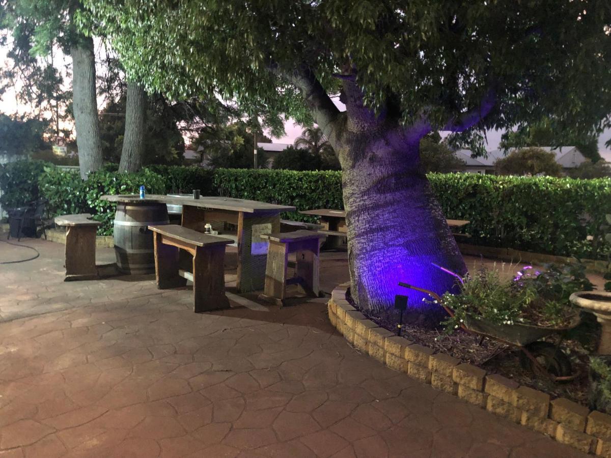 Acacia Motel Chinchilla Εξωτερικό φωτογραφία